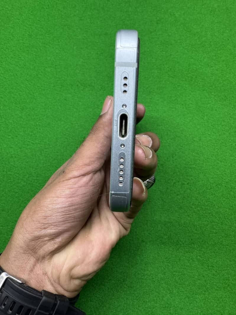 iPhone 15 light blue 3