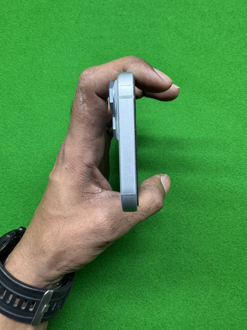 iPhone 15 light blue 5