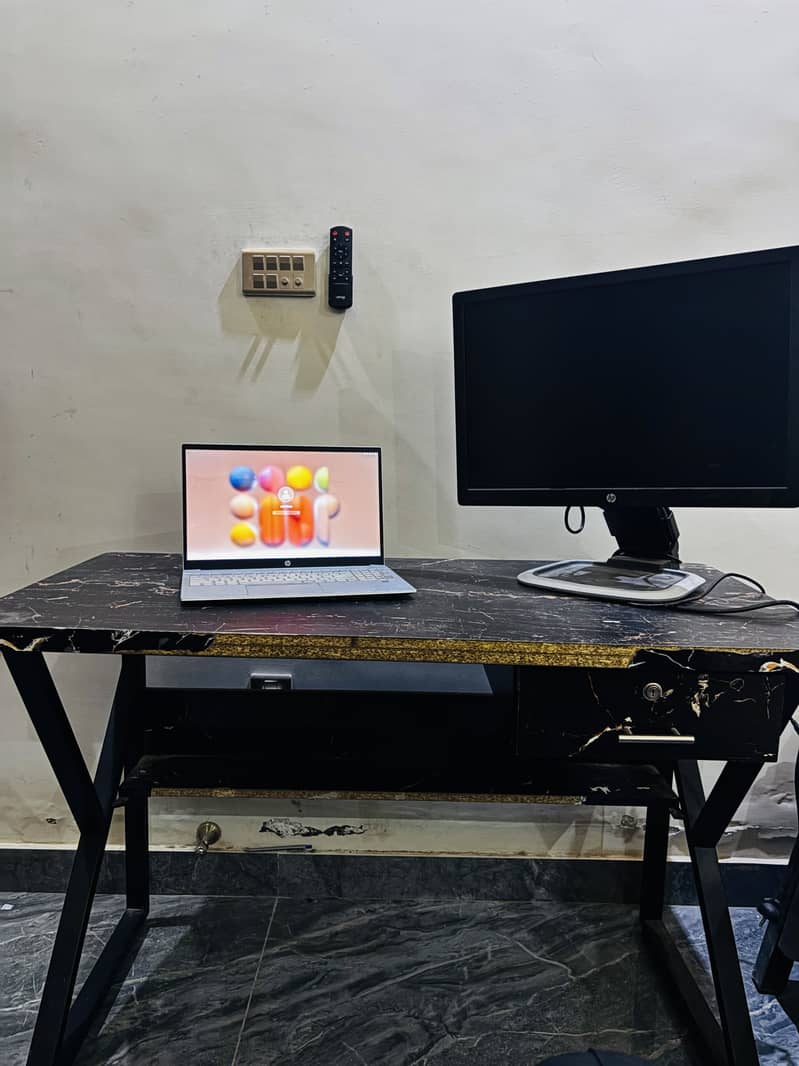 Study Table / Computer Desk with Drawer – 8/10 Condition 3