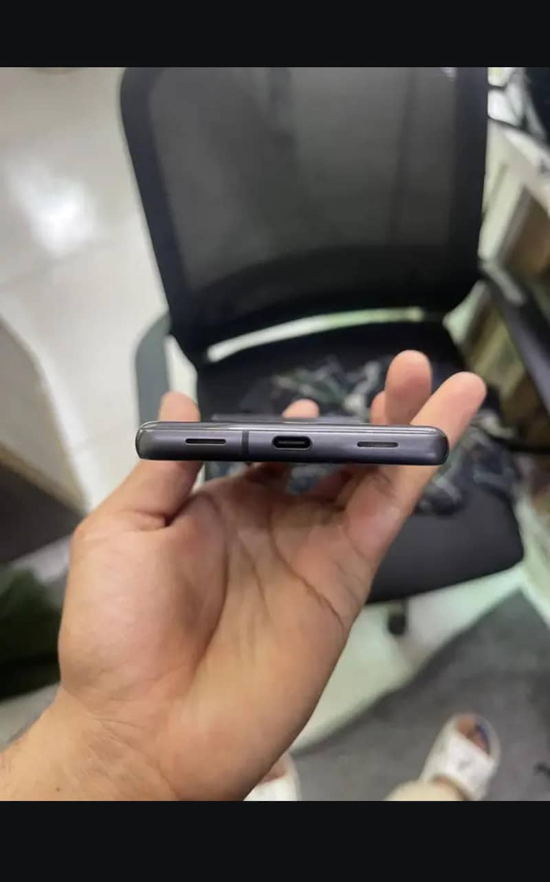 Google Pixel 7a 2