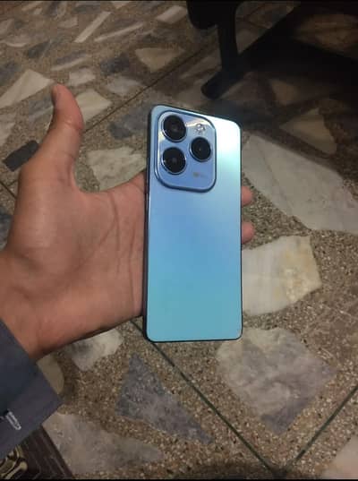 Infinix Hot 40