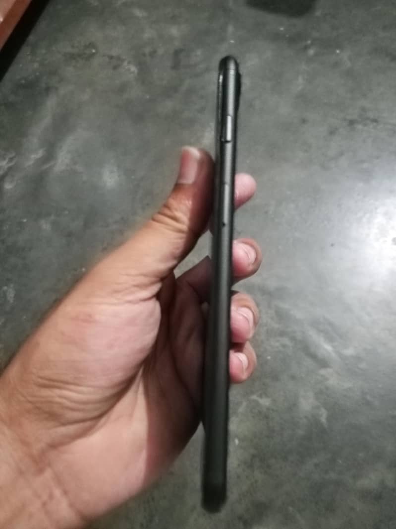 Apple iPhone 7 Plus 4
