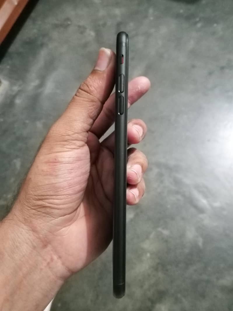 Apple iPhone 7 Plus 5