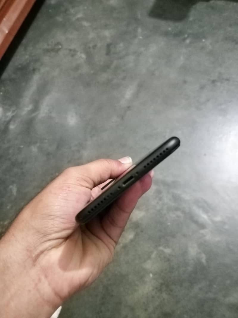 Apple iPhone 7 Plus 6