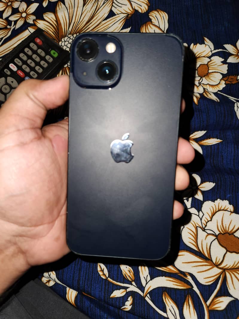 iPhone 13 0