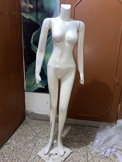Mannequin/ Dummy