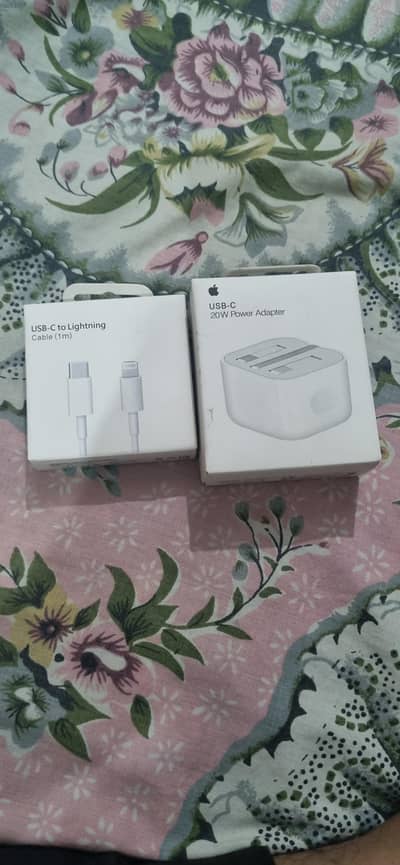 Apple iPhone original 20 watt 3 pin charger cable