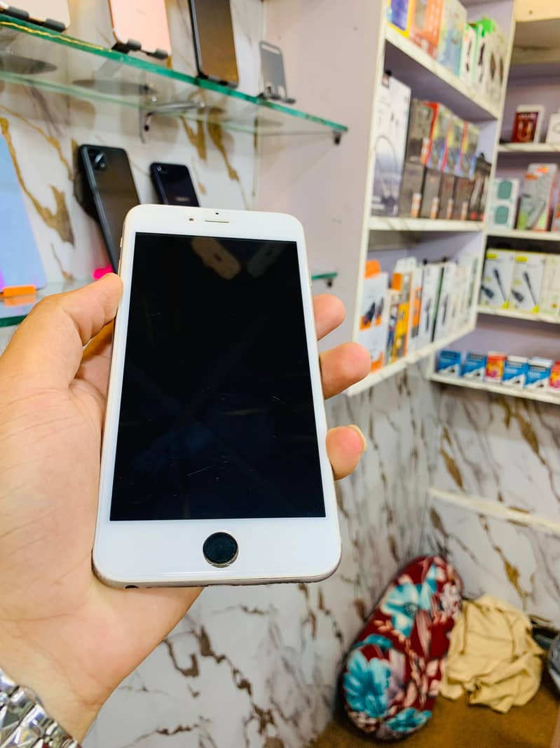 Apple iPhone 6 Plus 1