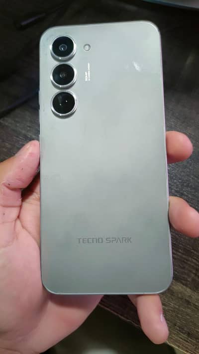 Tecno spark 40 pro