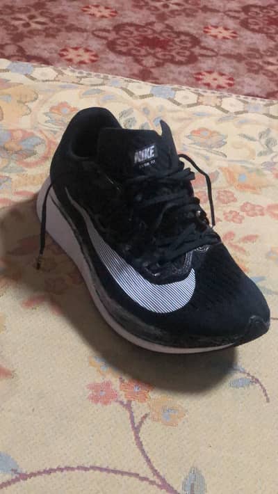 Nike zoom fly 5 neat and clean condition