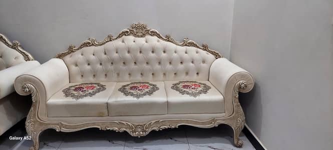 3 seater sofa Elegant design