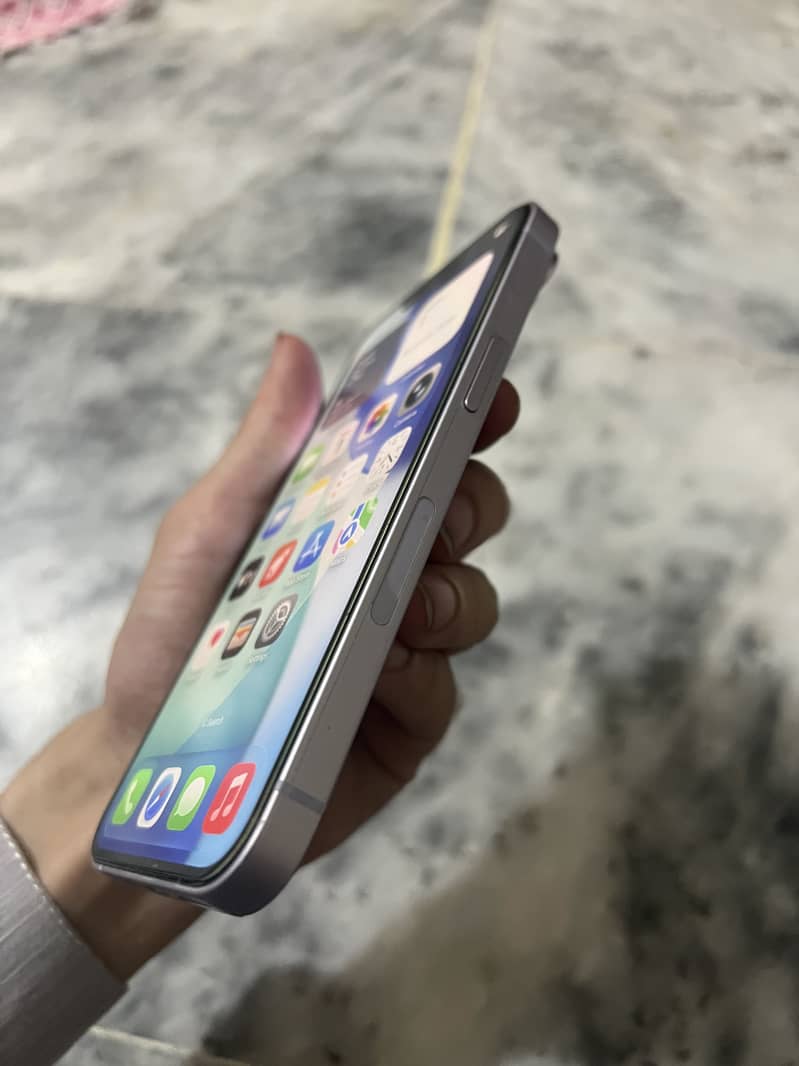 Apple iPhone 14 1
