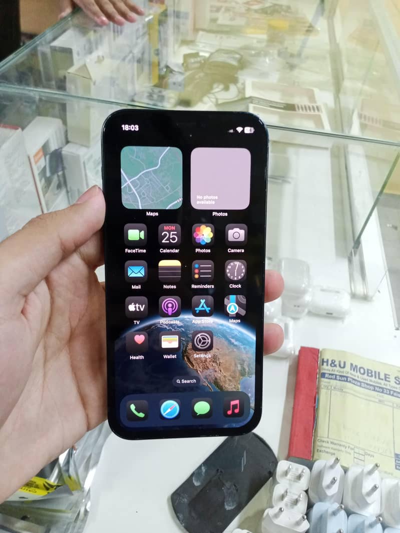 Apple iPhone 12 4