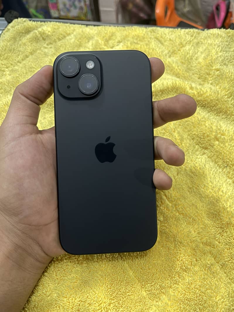 Apple iPhone 15 4