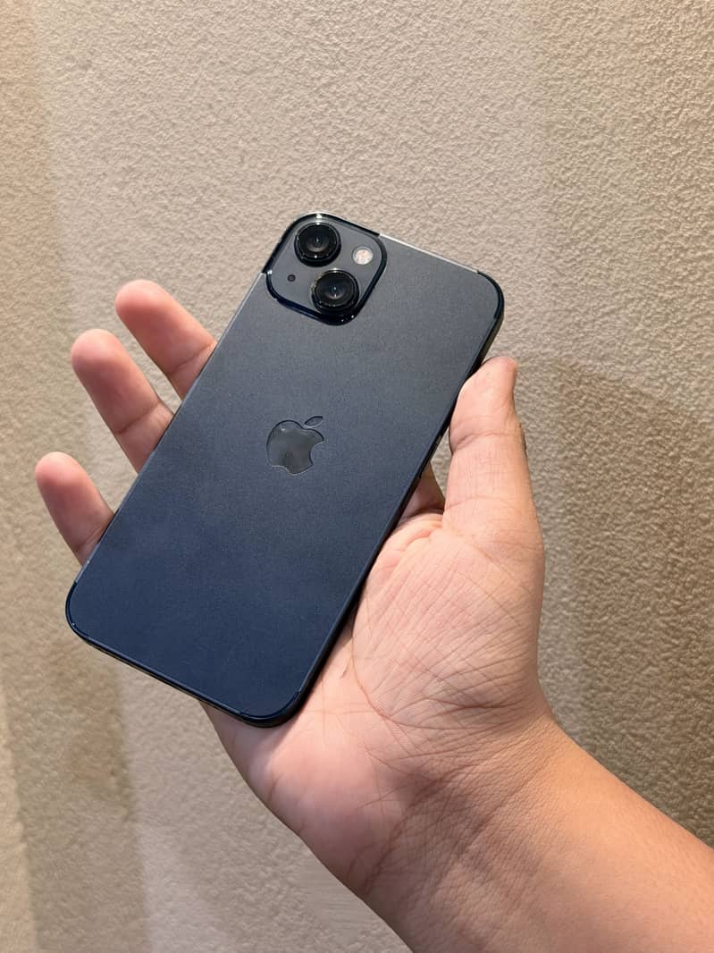 Apple iPhone 13 0
