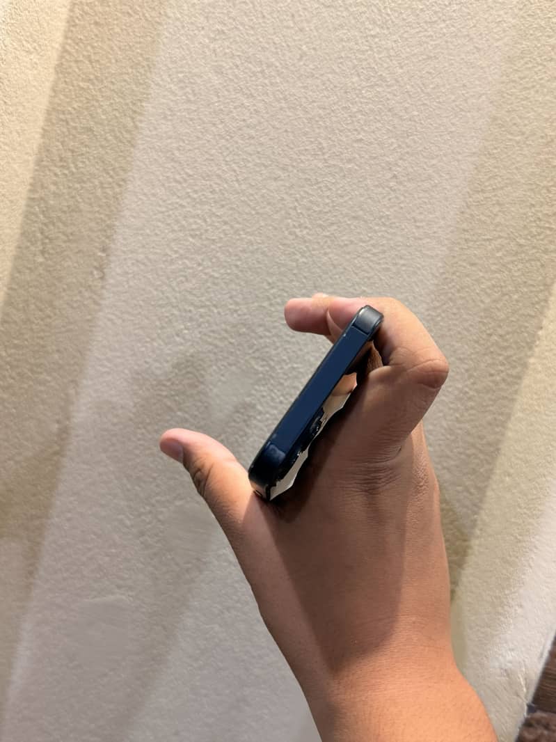 Apple iPhone 13 1