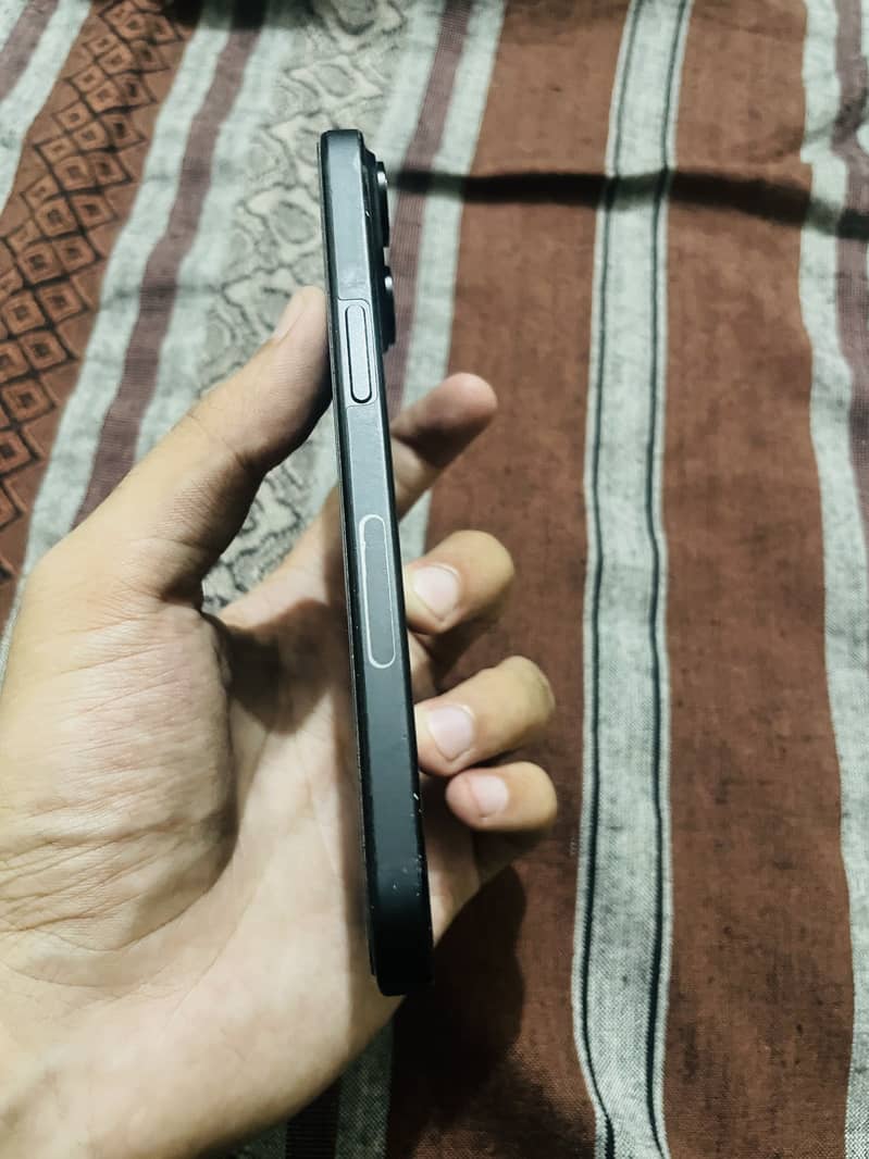 Apple iPhone 15 6