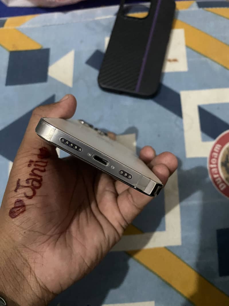 Apple iPhone 13 Pro 2