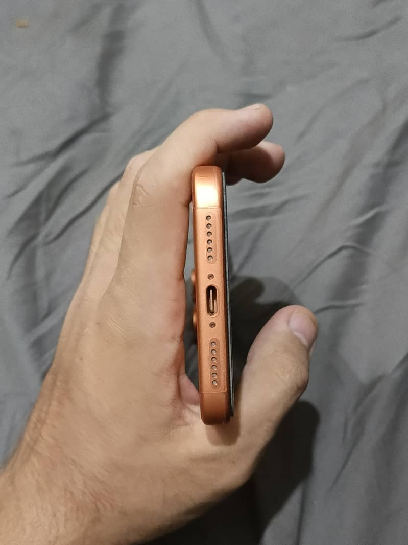 Apple iPhone 17 Pro Max 4