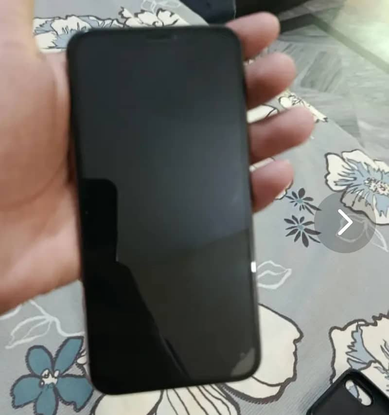 Apple iPhone XS 1