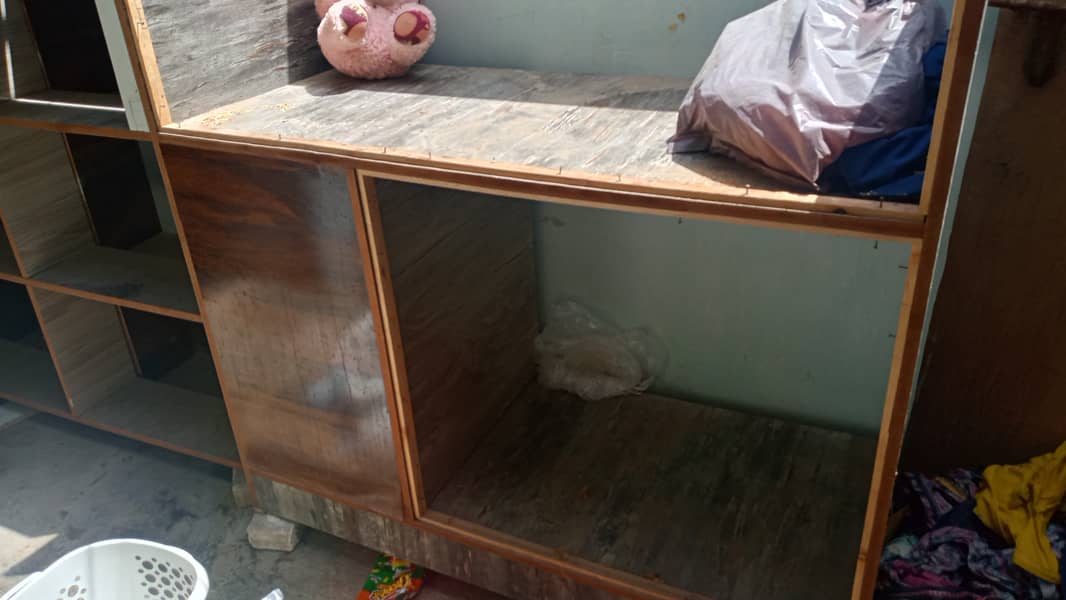 Cabinet 1