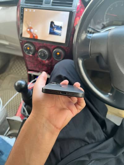 Apple iPhone 16