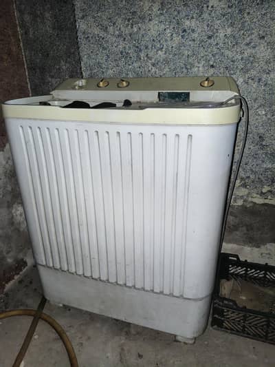 condition rough hnn aur pani wala tub leak hnn baki all okay