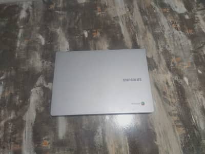 SAMSUNG CHROME BOOK 4
