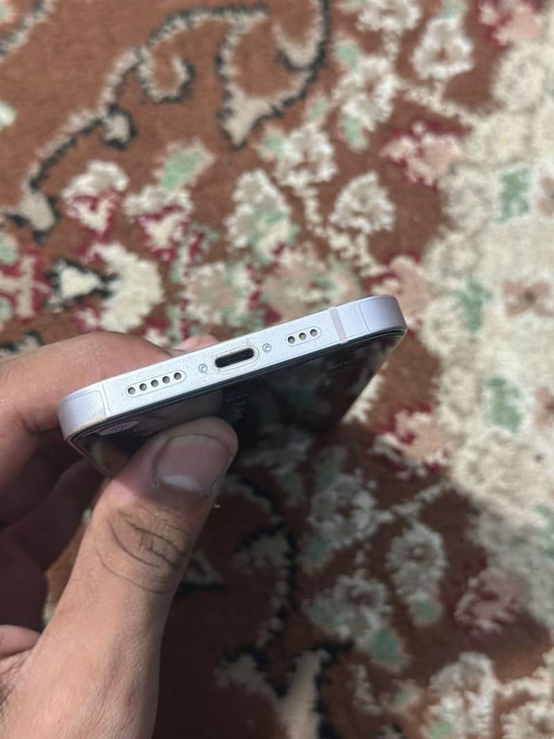 Apple iPhone 13 2