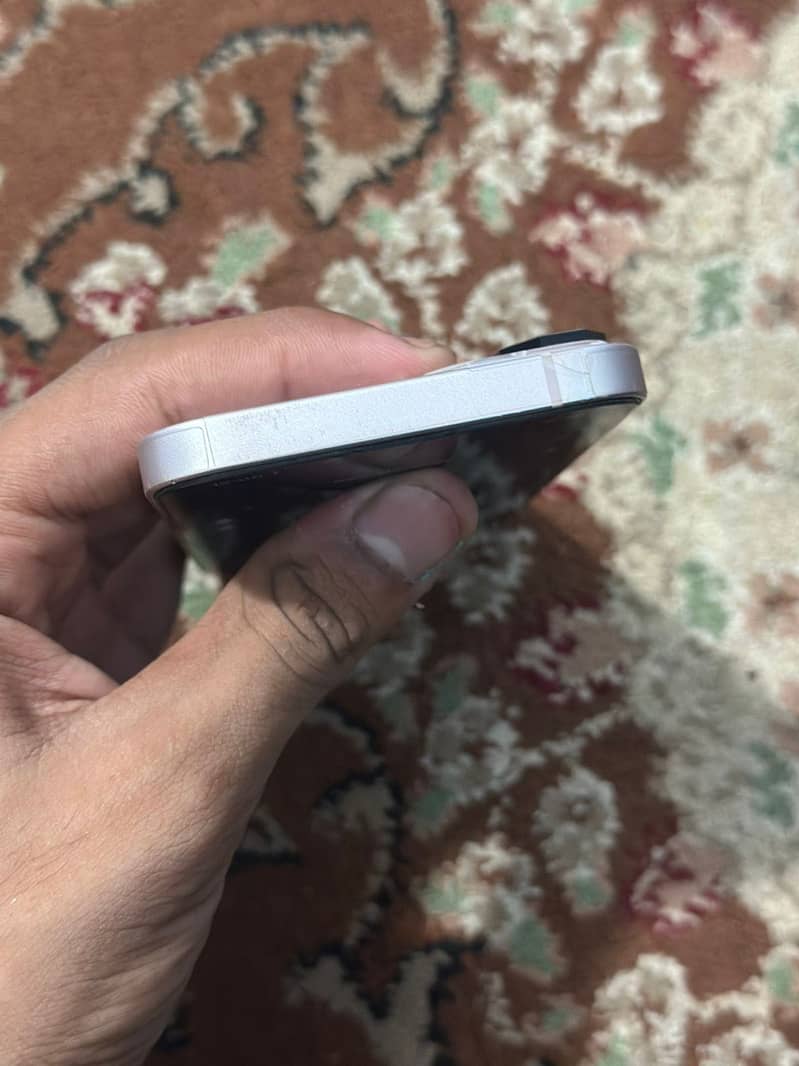 Apple iPhone 13 3