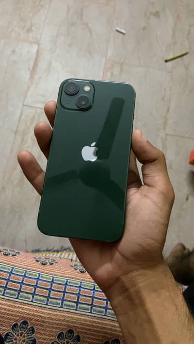 Apple iPhone 13