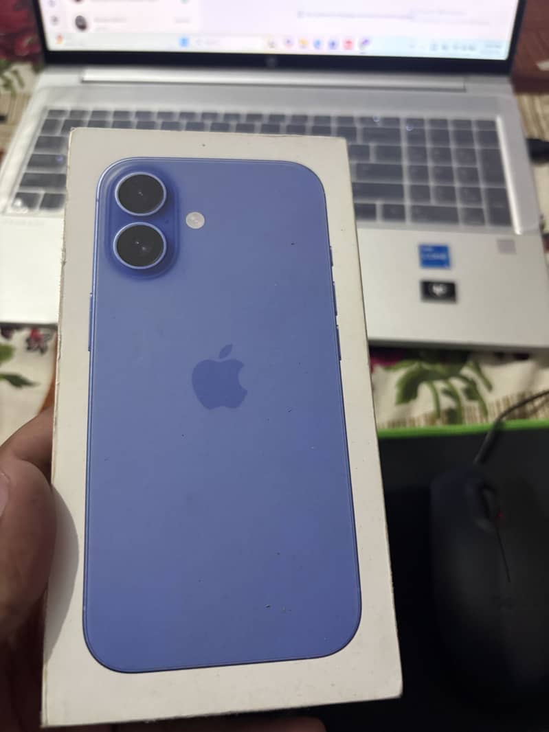 Apple iPhone 16 3