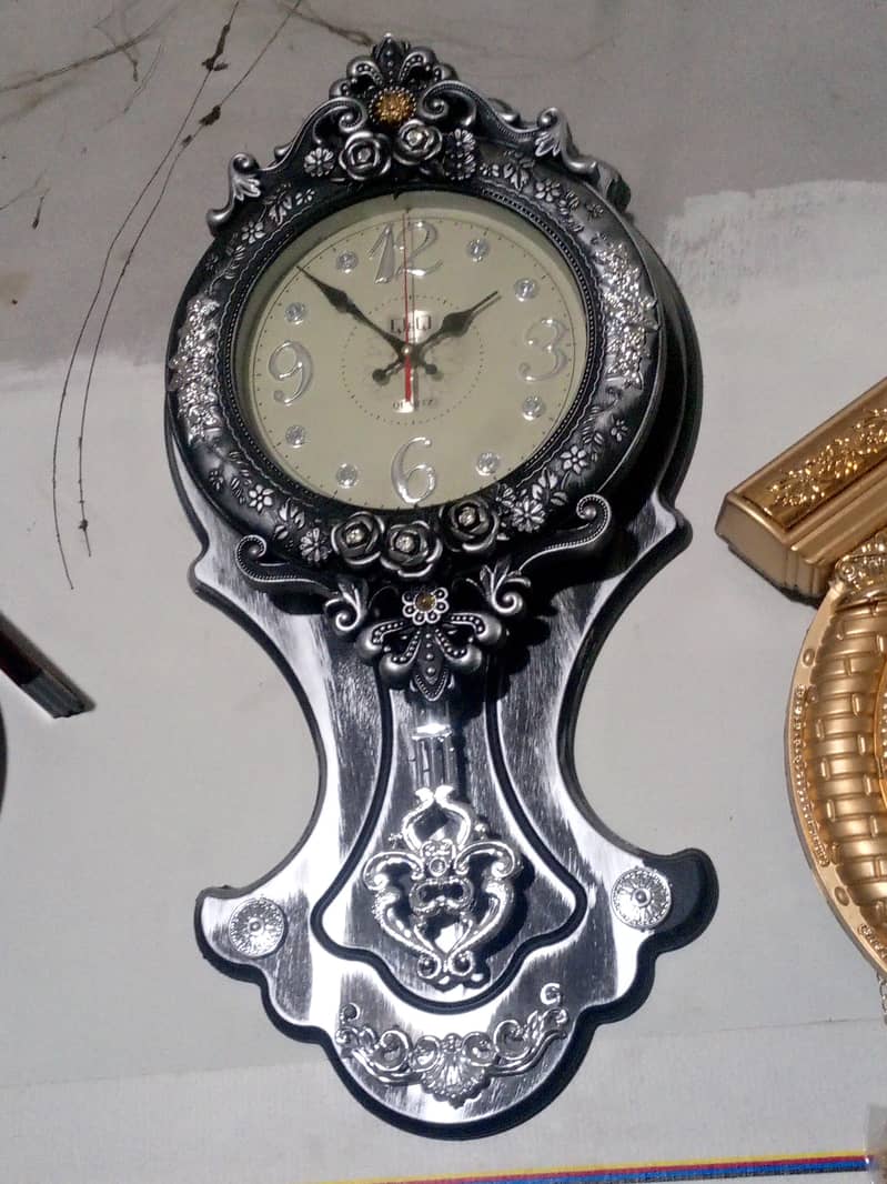 Luxury house wall clock 0
