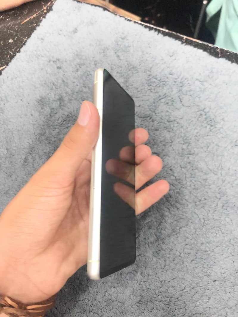 Google Pixel 7 4