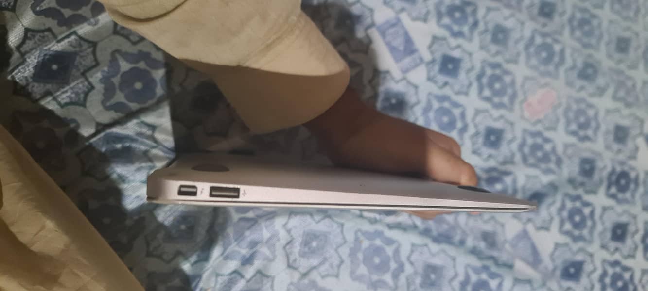 A1465 macbook 1
