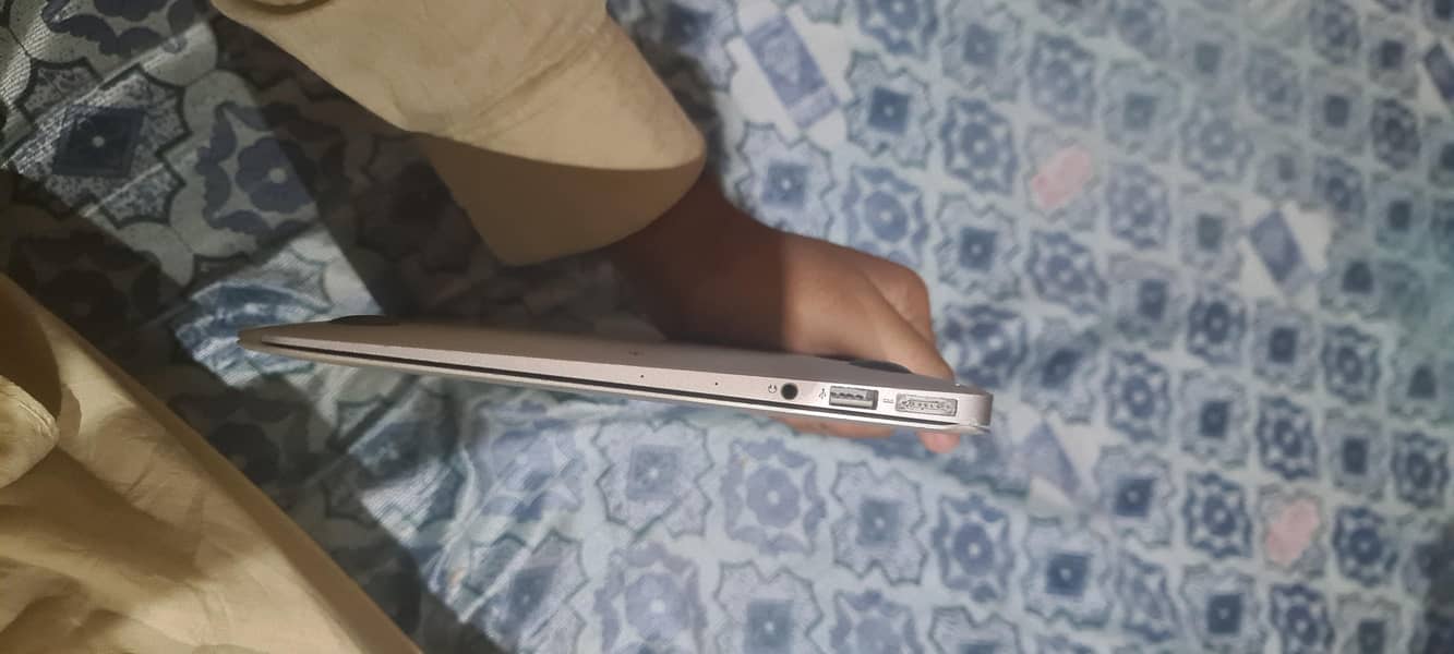 A1465 macbook 3