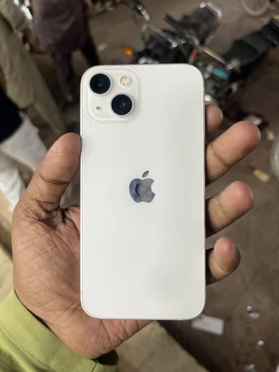 Apple iPhone 13