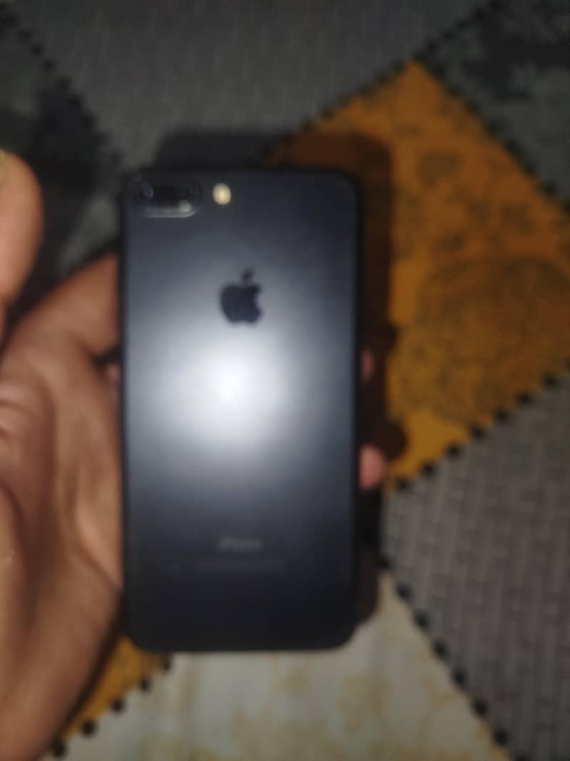 Apple iPhone 7 Plus 3