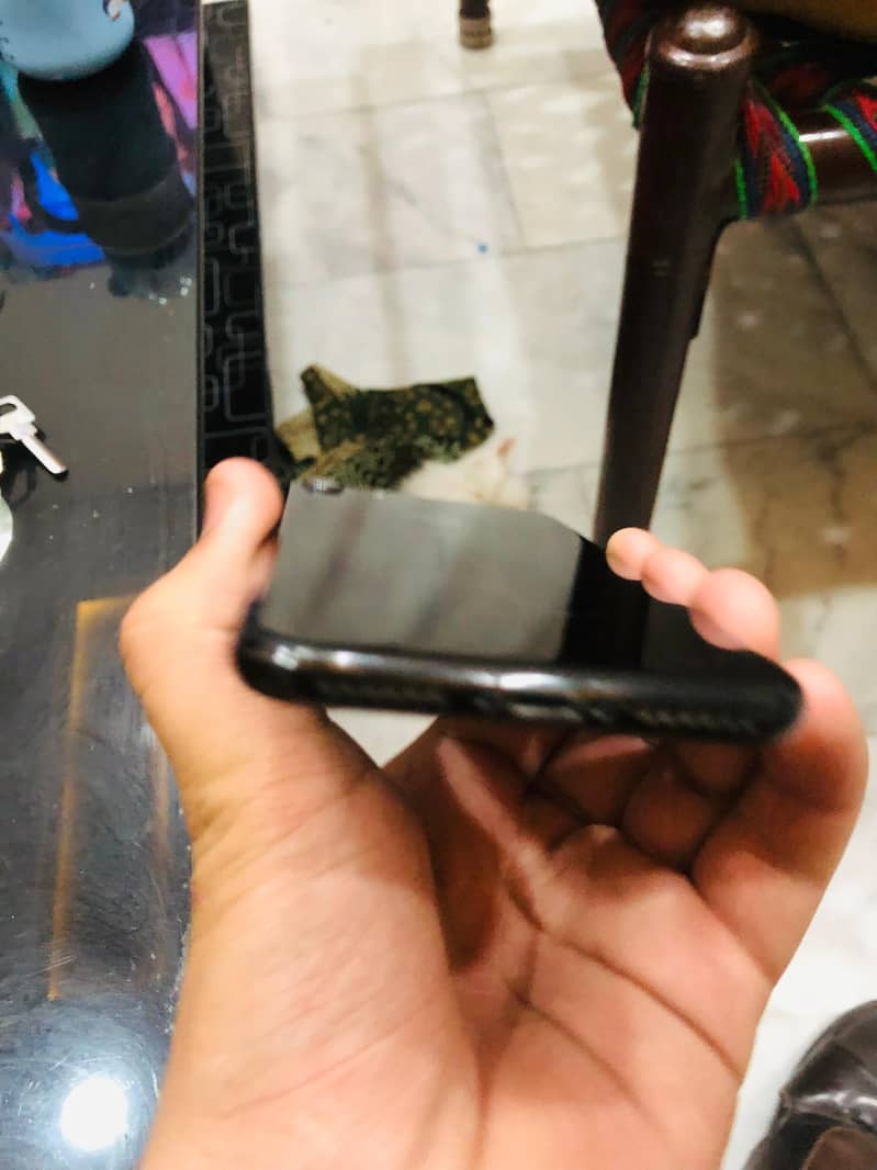Apple iPhone 7 2