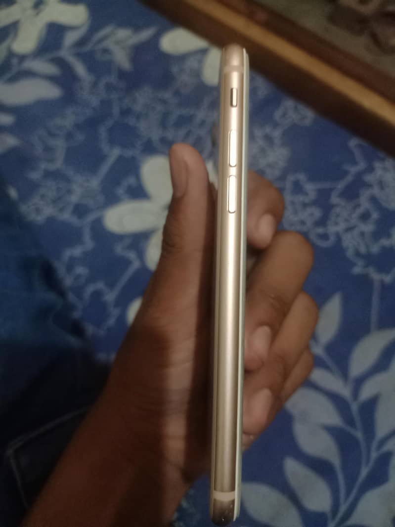 Apple iPhone 8 0