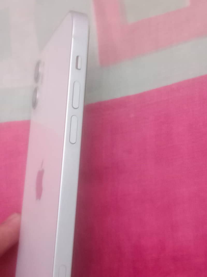 Apple iPhone 12 1
