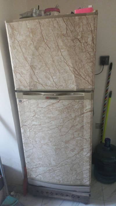 Dwlance fridge 1st owner for sale Total genuine condition