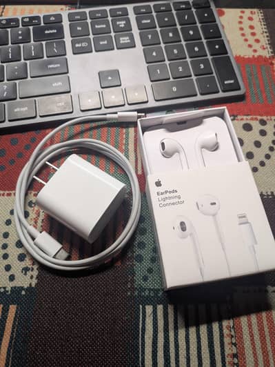 Apple 20w charger + type c to lightning Cable + Apple earpods