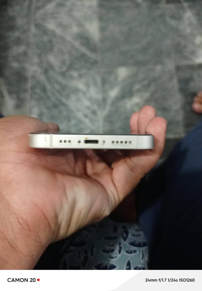 Apple iPhone 13 3