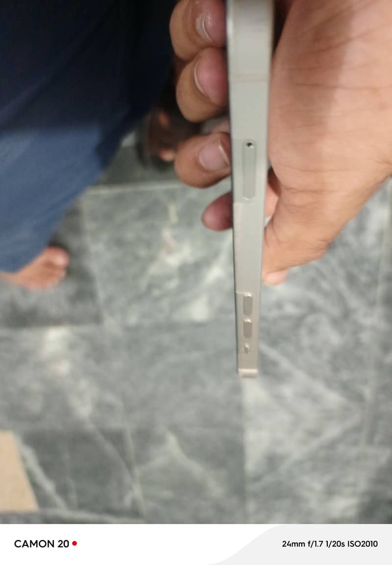 Apple iPhone 13 4