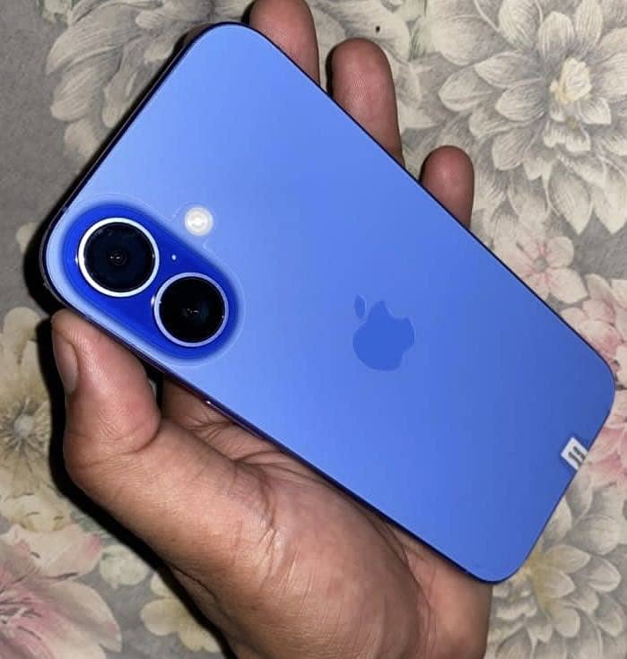 Apple iPhone 16 2