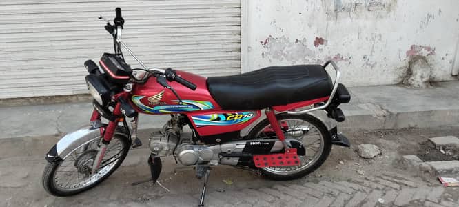 bilkul okay bike hy tyre new hy interested log rabta kry