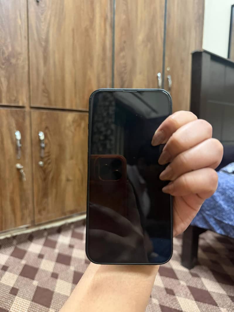 Apple iPhone 13 4