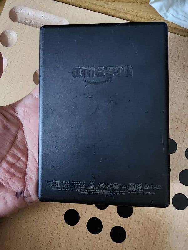 amazon kindle E-BOOK,8TH GENERATION 3