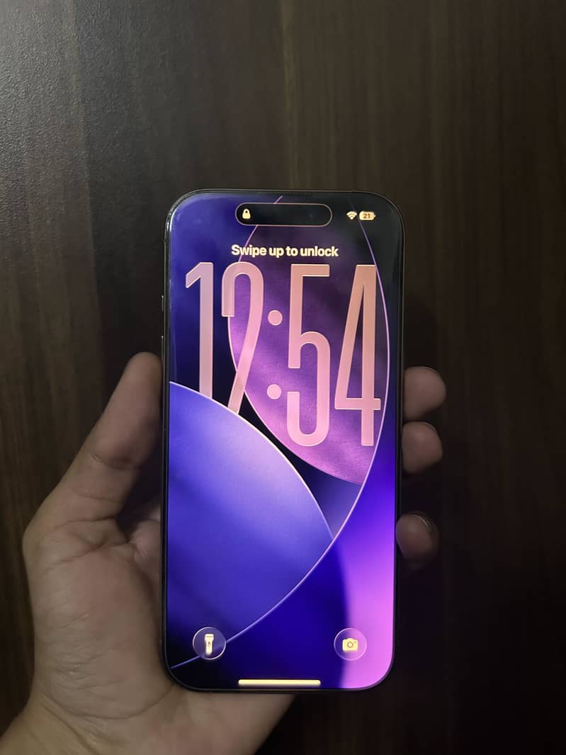 Apple iPhone 16 Pro 0